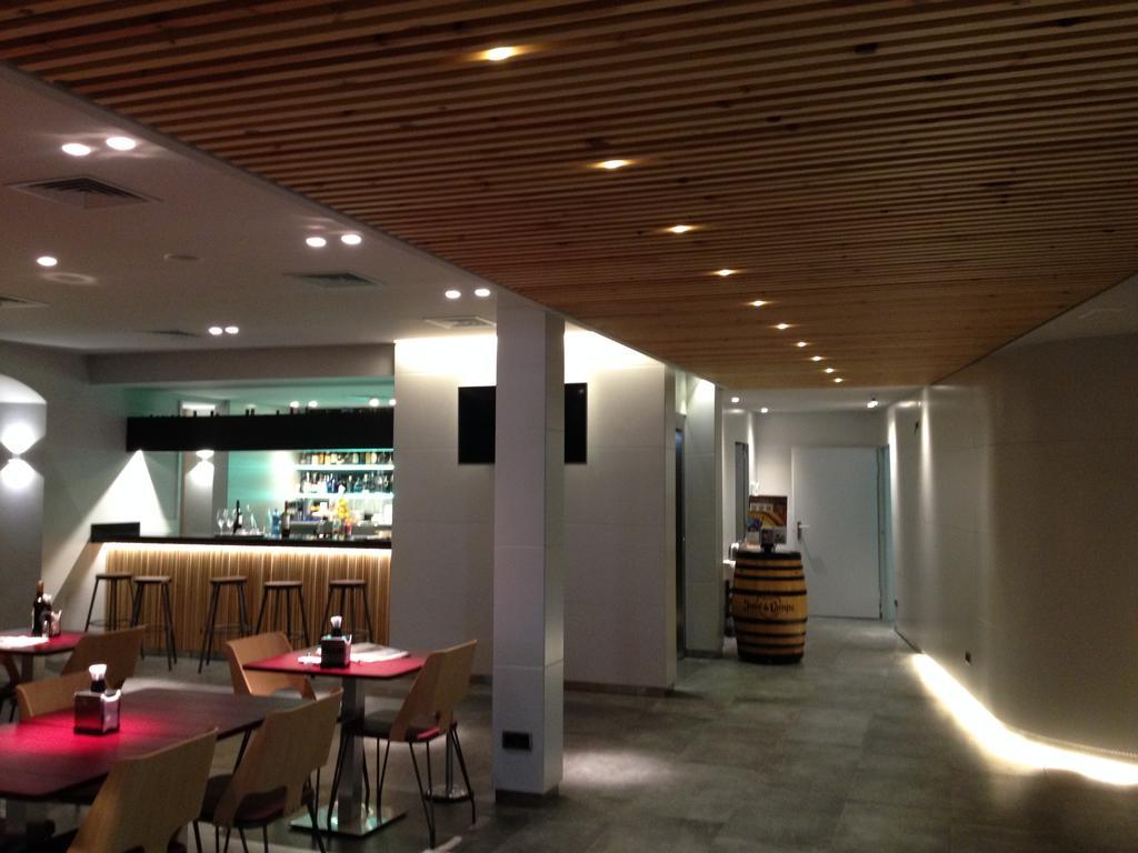 Hotel Restaurant Sol I VI Lavern Exteriör bild
